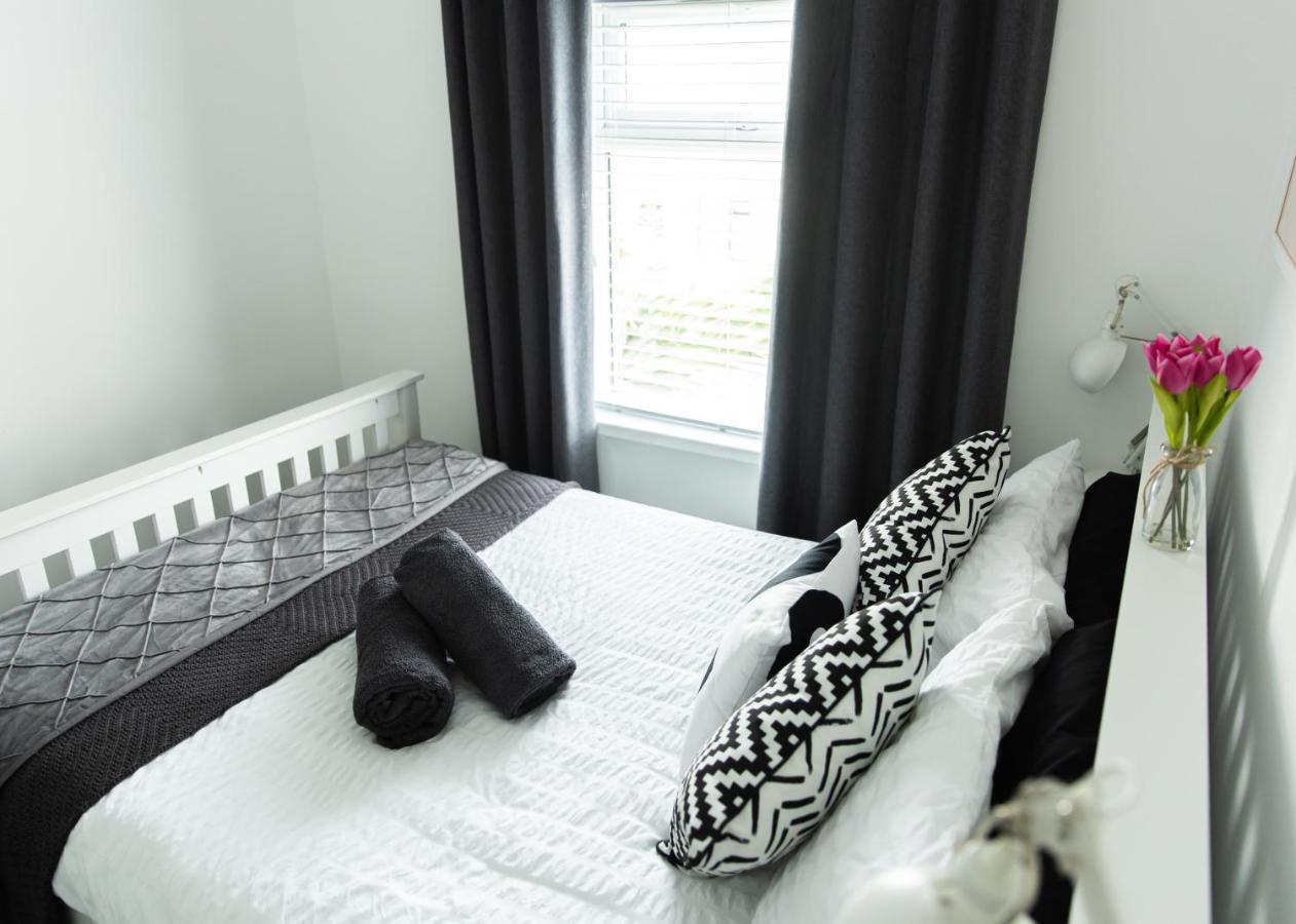 Entire Family Home , Large Rear Garden And Free Parking Belfast Exterior foto